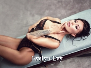 Evelyn_Evy