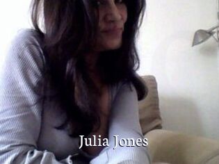 Julia_Jones