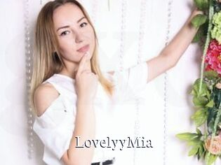 LovelyyMia