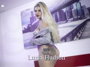 Luna_Hudson