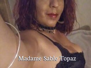 Madame_Sable_Topaz