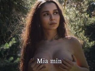 Mia_min