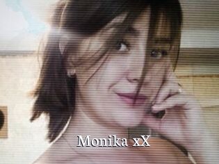Monika_xX