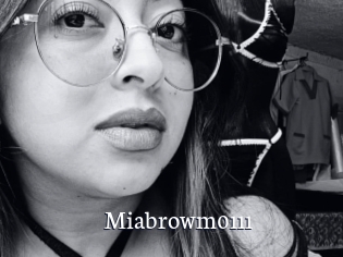 Miabrowm0111