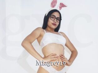 Miagrey19