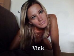 Vinie Gratis xxx Clips